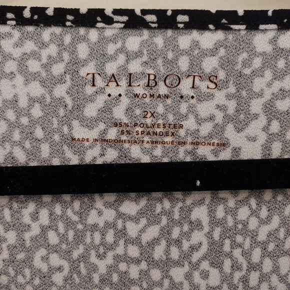 Talbots Woman Long Sleeve Black and White Faux Wrap Top in Size 2X - Picture 2 of 9